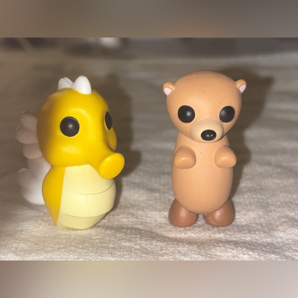 Roblox Adopt me Figurines. 15 figurines total, and 8 eggs! - Picture 6 of 8